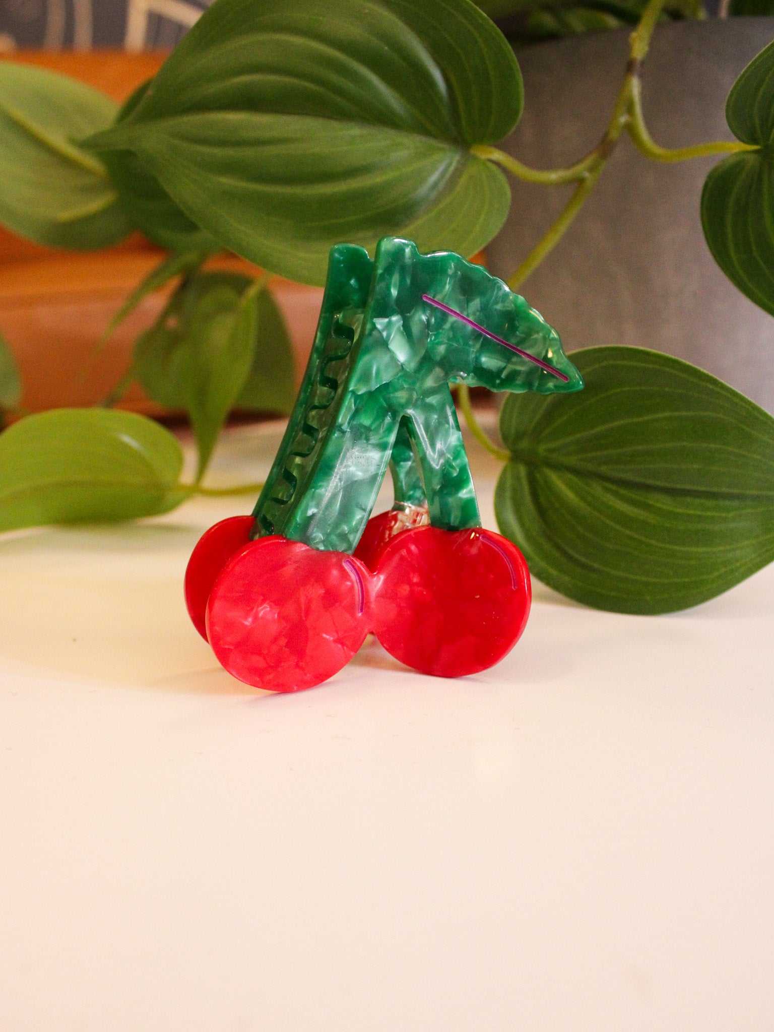 classic green and red cherries claw hair clip