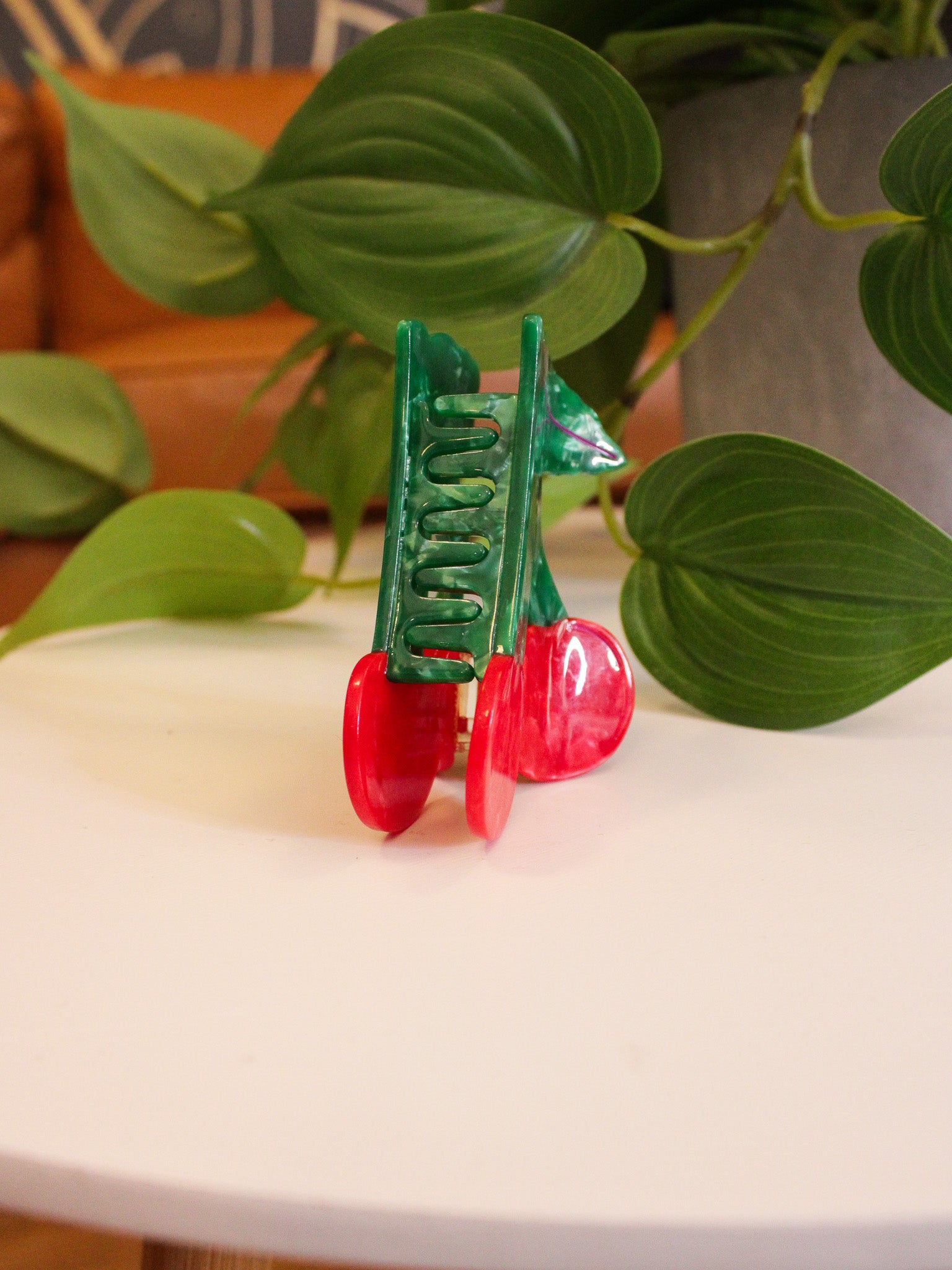 classic green and red cherries claw hair clip